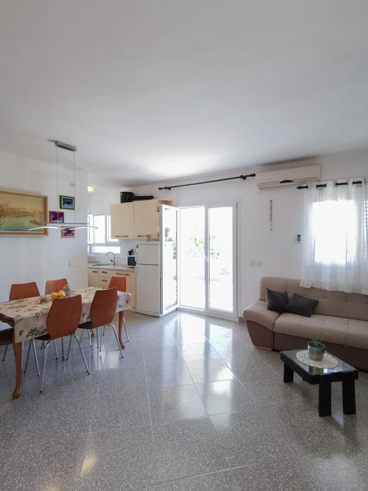 Apartments By The Sea Mimice, Omis - 14230 Kamer foto